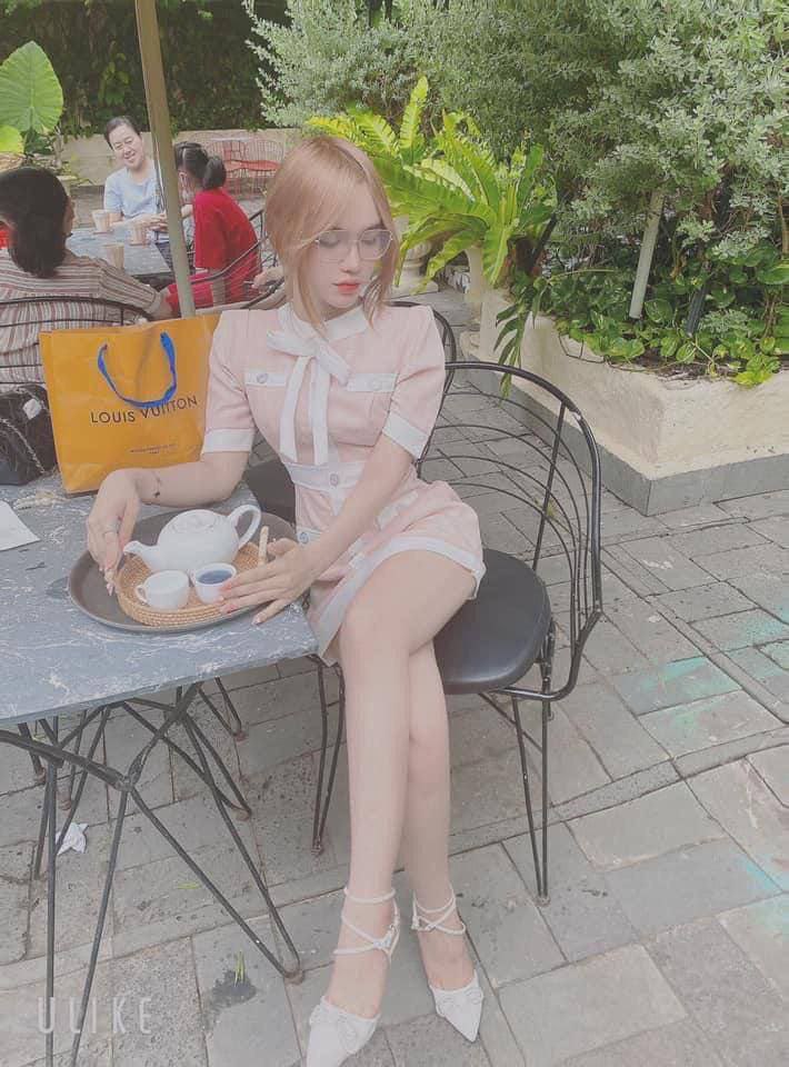 Anh tiền bối quan hệ em thư ký chân dài sexy