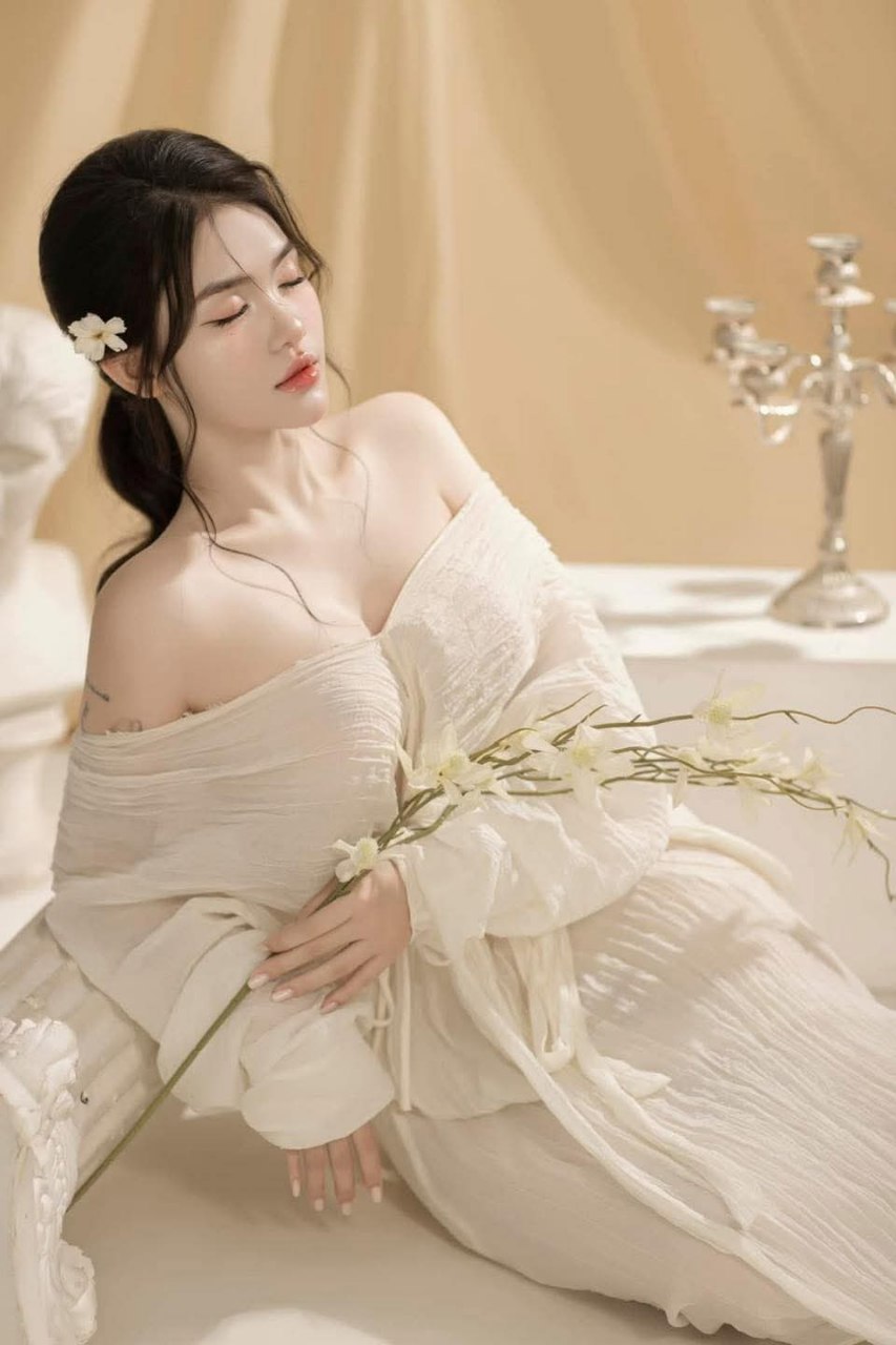 Hiếp toét lồn cô giáo xinh xắn hàng họ căng đét